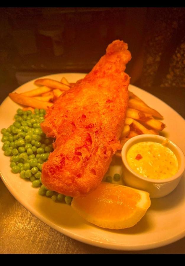 The Cock Hotel Bronllys 外观 照片